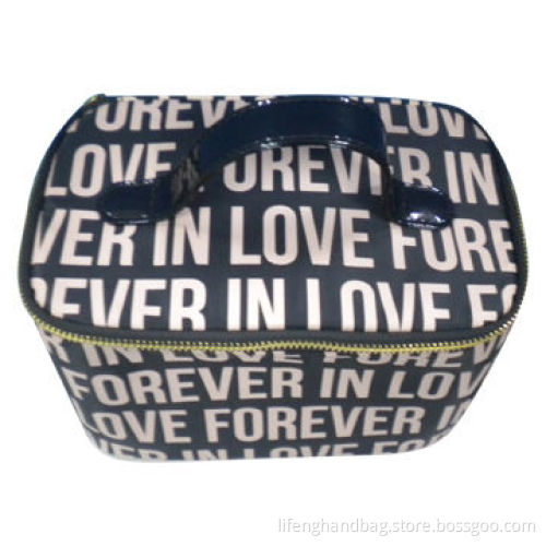 Cosmetic Case, Made of Twill Fabric, Available in Various Color and Sizes
